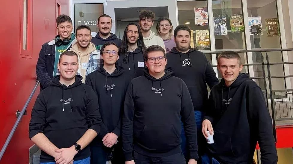 De gauche à droite en partant du haut : Baptiste Paul, Amaury Cellarier, Jordan Dupuy, Ainhoa Gosselin (ligne 1) Wilfried Dupont, Sébastien Combe, Enzo Gonzalez (ligne 2) Kylian Vinel, Julien Angénieux, Dorian Rochette (ligne 3)
